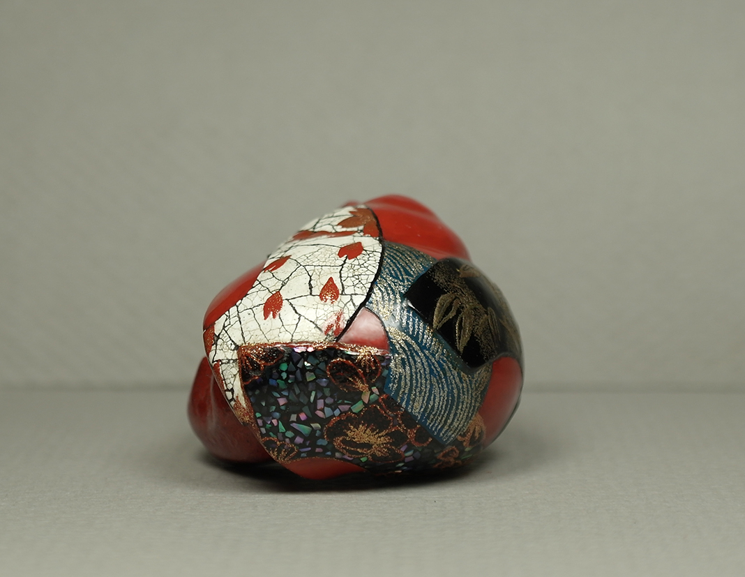 Red snail with fans 007